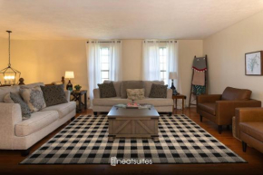 Spacious Family Cottage - Near the Ark